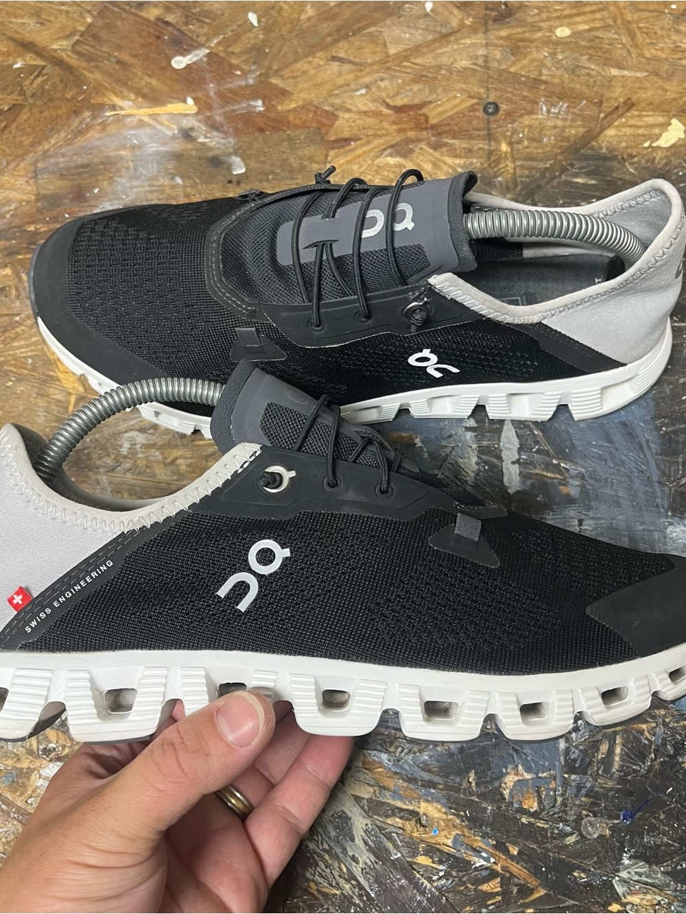 On Cloud 5 Coast Women's Size 9.5 Black White Running Shoes